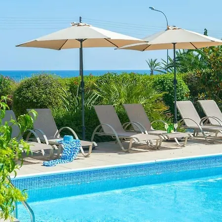 In Sleeps 6 With Pool Air Con And Wifi * Lachi
